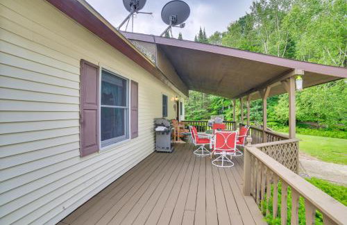 Germfask Home with Fire Pit, Grill and Yard Games! - Foto 18