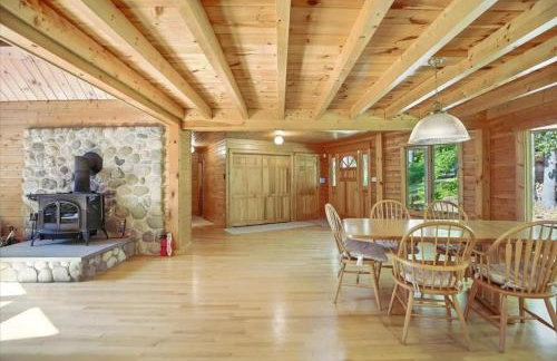 Lakefront Log Home on Huge Lake in Private Cove - Foto 38