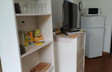 IN VILLA APARTMENT 56 qm Check-in,free parking, WIFI , TV, FULL KITCHEN - Foto 20