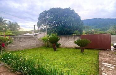 Casa Amarela, 3 Quartos , 15 camas, Acesso rápido às praias - Foto 14