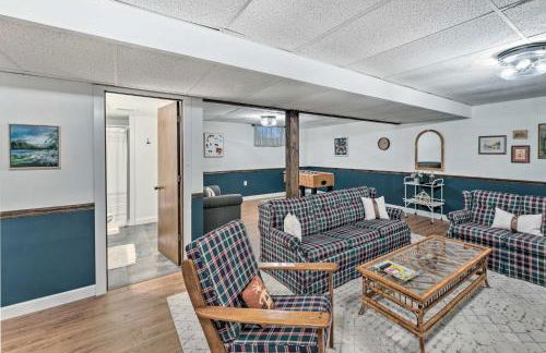 Airy Cottage Close to Rock Lake with Fire Pit! - Foto 24