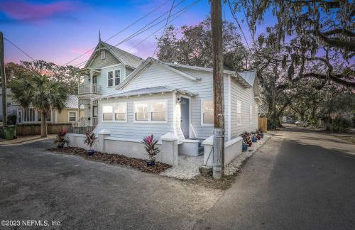 Steps to Trolley Stop 11 Renovated Home with Free EV Station - Foto 2