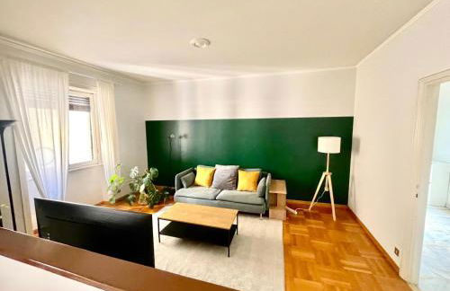 Downtown Milan Chic Apartment - Quiet Retreat with Free WIFI & Air Conditioning - Photo 8