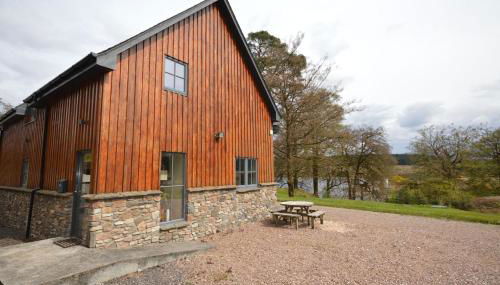 Tall Pines Apartment - Photo 1