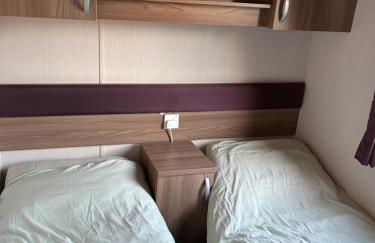 3 BEDROOMED CARAVAN WITH AMAZING SEA VIEWS! - Foto 9