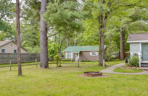 Updated Wellston Cabin, Walk to Lake Beach and Dock! - Foto 24
