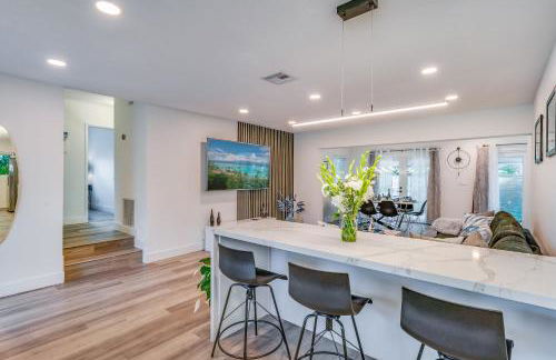 Friendly Fox Luxury Pool & Spa House Near Downtown & Beach - Foto 12