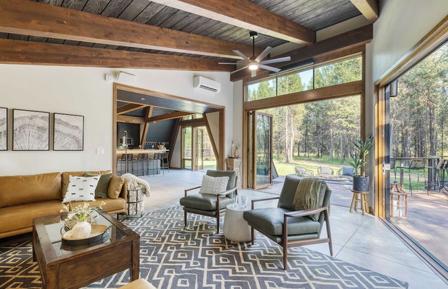 Lazy River Glamp-house by Avantstay Newly Built, Luxe Indoor-outdoor Living - Foto 2