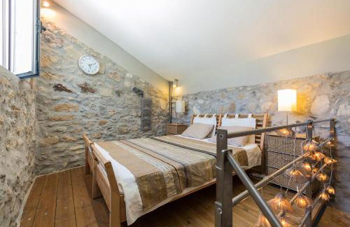 Muazzo Creta Stone House, Nature Escape with Pool, By ThinkVilla - Foto 45