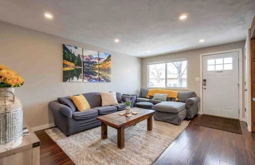 4BR Longmont Escape with Cold Plunge & Sauna - Pets OK! - Foto 1