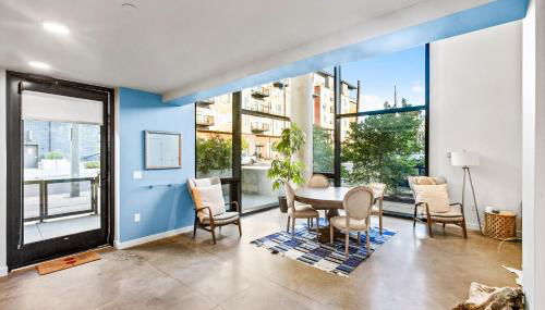 Airy and Open Corner Loft - 92 Walkscore - Foto 2