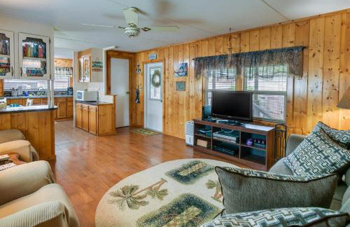 Satsuma Home with Fire Pit and Dunns Creek Access! - Foto 5