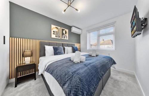 AC & Private Drive Stylish 4BR 5 Beds 8 Guests Wifi And Parking - Photo 4