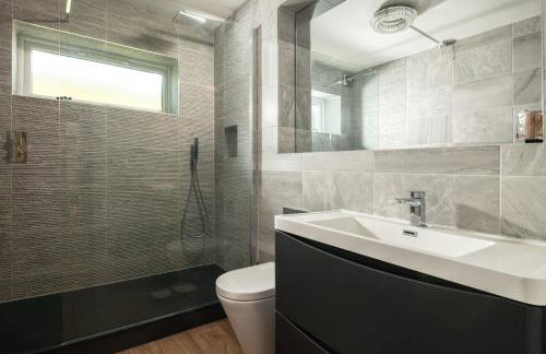 Seahaven in Sandbanks with Private Hot Tub - Photo 24