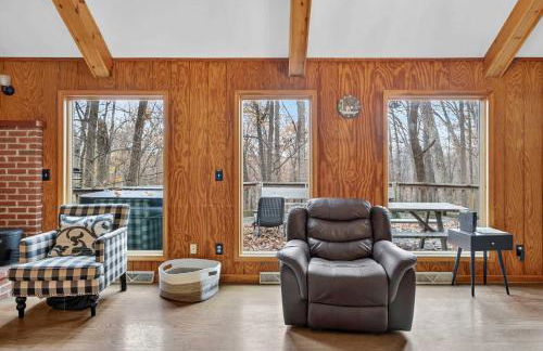 Huge Cabin w Hot Tub, Deck, Grill, Fire Pit, WiFi - Foto 11