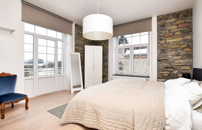 Luxurious Holiday Home in Courtil with Hot Tub - Photo 4