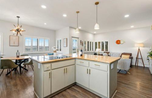 Mid-Mod Hilltop Retreat Views & Local Wildlife - Foto 46