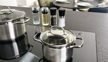 Moderne 2-Zimmer-Wohnung - Küche - Balkon - Wifi - Foto 3, stove