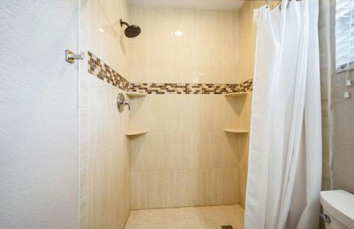 Apollo Beach Retreat - 3BR - Pool - Backyard -BBQ - Foto 32