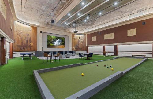 2BR Downtown Gem with Arcade games! - Sleeps 7 - Near Convention Center - Stadium - Photo 38