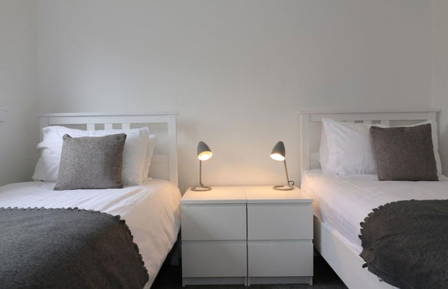 Belhaven House - Hamilton - Photo 1