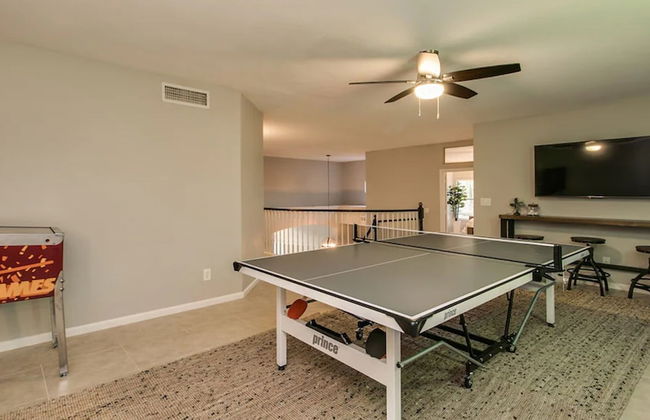 Massive 5 Bdrm Getaway W/pool, Hot Tub, Game Room! - Photo 51