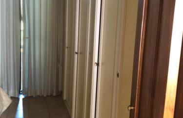 A.B Battistini Short Let's - Foto 18