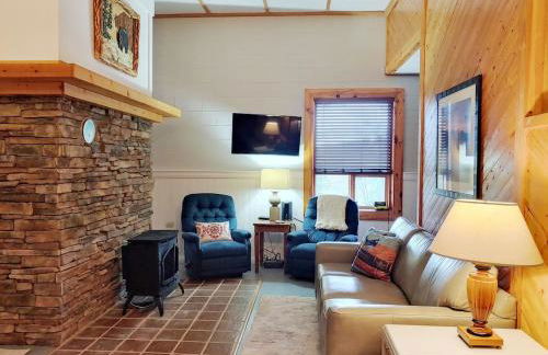 Stunning Modern Rustic Lake Retreat PRVT BOAT SLIP - Foto 28