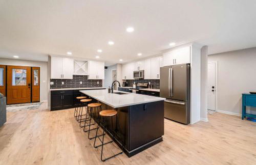 Spacious 5BR Family Home Near ISU & Attractions - Foto 9