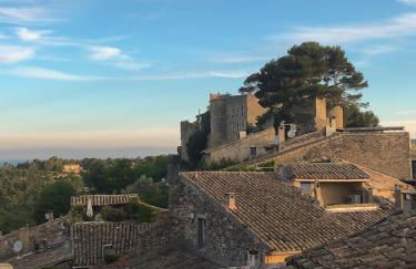 Le charme au centre du village - Photo 9