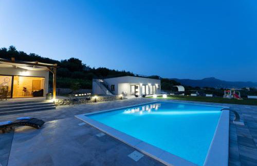 Villa Bijaći - Foto 1