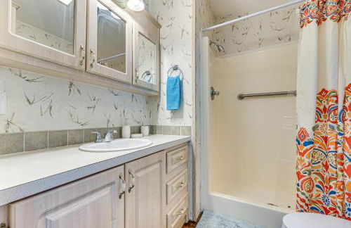 Steps to Lake Kerr Home with Pool and Hot Tub Access! - Foto 13