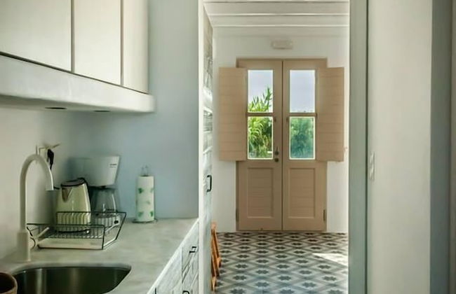 Milia Gi Suites - Photo 18