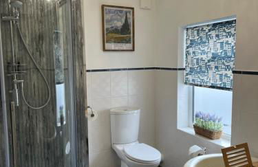 The Lily Pad - Boutique Townhouse, a short walk to Town Center and Racecourse - Photo 25