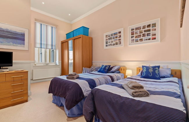 7 South Beach Court - Sea Front Apartment With Spectacular Sea Views - Photo 21