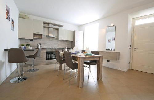 BELLAGIO DREAMS APT, pool, with private garden, near lake - Foto 9