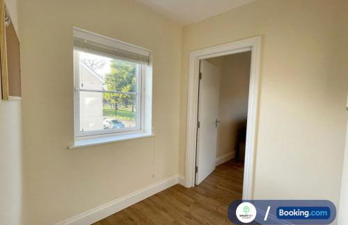 Modern 1 bedroom flat with free parking - Photo 13