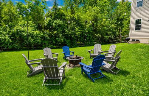 Spacious & Serene Family Gem: Games, Office, Yard! - Foto 27