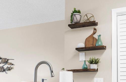 Newly Renovated Condo with Beach access steps away - Foto 16