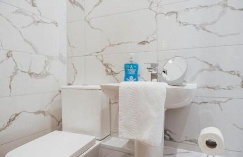 Stylish 3BR Stay by Hampden No 161 with Free Parking - Foto 12