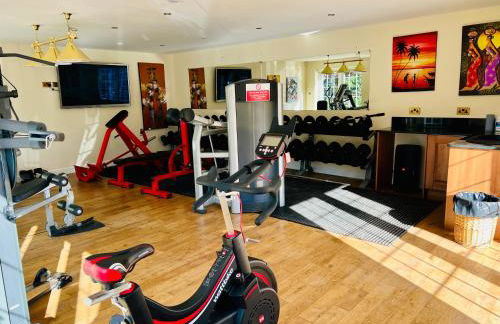 Stratford-upon-Avon 4BR Family Mansion on 1 acre with Pool, Gym & BBQ! - Foto 51