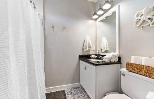 3-story beach house with incredible ocean views, steps to the beach - Photo 23