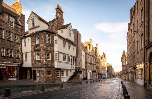 New Royal Mile Residence Spacious Quiet Comfortable Flat with Balcony & Great Views Top Floor No Lift - Foto 12