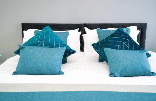 Milton Keynes new 5-Bedrooms 14guests Contractor family holiday Free Parking - Foto 5