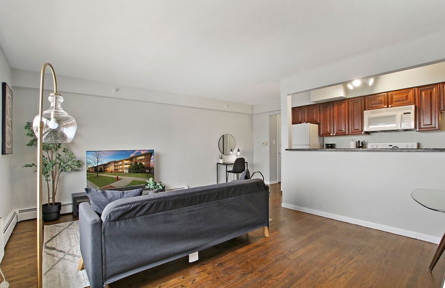 Posh 1BR Apartment in Arlington Heights - Foto 10