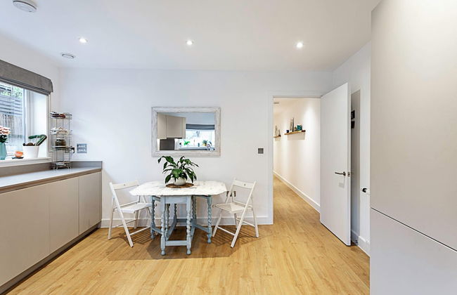 Quiet and Spacious Four Bedroom House - Foto 20