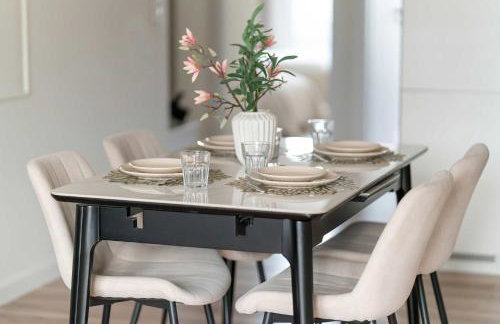 Przestronny Apartament z 2 Sypialniami by Noclegi Renters - Foto 5