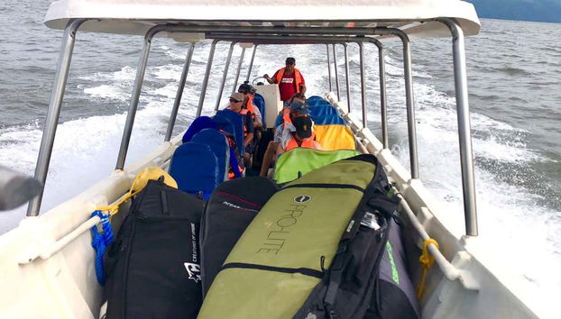 Lancha rápida por el Golfo de Fonseca
