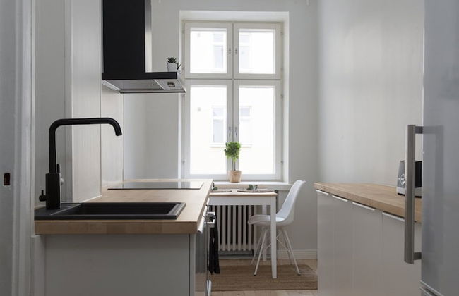 Cozy 1BR apartment with great location - Photo 1