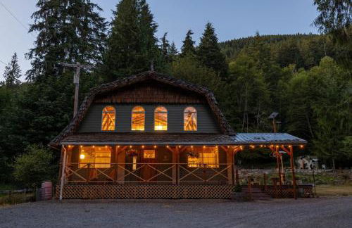 Hot Tub, Sauna, Cold Plunge - 1 mile from Rainier NP - Sleeps 8 - Foto 2